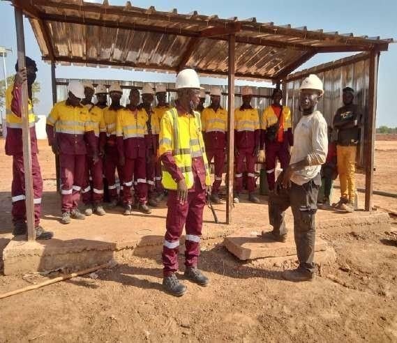 Préparation d’un chantier avec l’équipe · Mali, équipe TMS